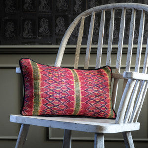 Mind the Gap Pillow Mind The Gap LAKAI Linen Cushion (LC40013)