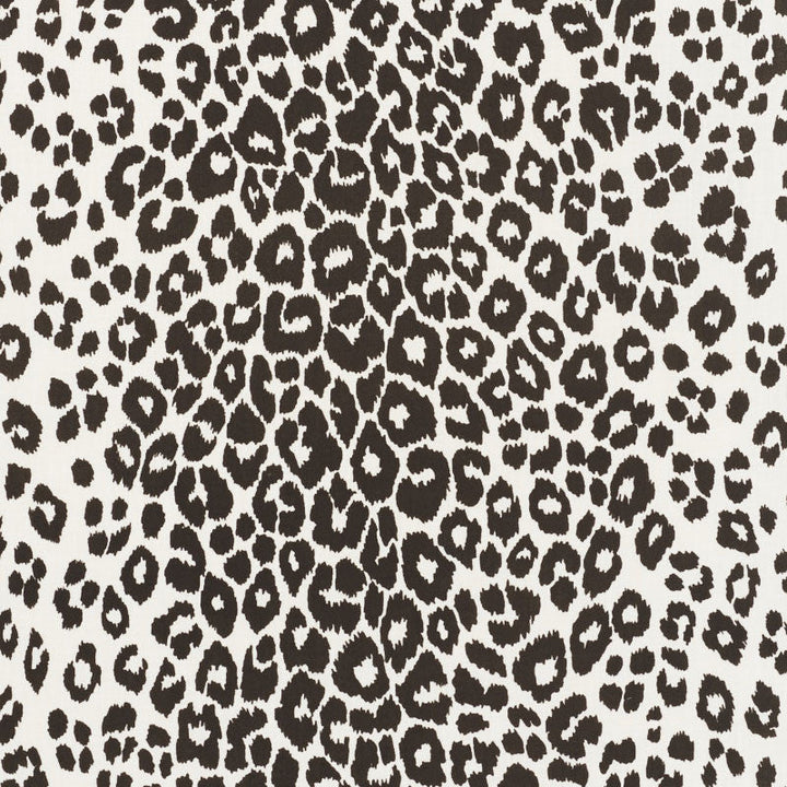 Iconic Leopard Indoor/Outdoor Graphite 177324 by Schumacher Designer Fabric INDOOR/OUTDOOR II: PRINTS & WOVENS See Sample UNITED KINGDOM - </p><p>Repeat: Horizontal: 27 1/4" (69CM) and Vertical: 26 1/4" (67CM) 54 1/2" (138CM) - Swanky Fabrics -