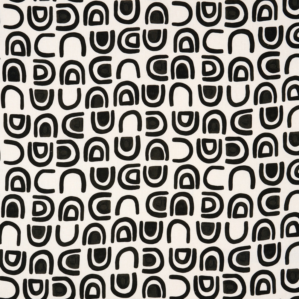 Threshold Printed Linen Carbon 180421 by Schumacher Fabric Schumacher Fabric Threshold Printed Linen Carbon 180421Fabric LINEN 100% ITALY </p><p>Repeat: H: HORZ. 54" (137CM), V: VERT. 13 1/2" (34CM) 54" (137CM) - Fabric Carolina -