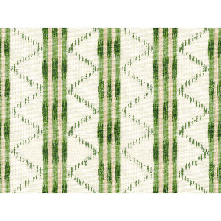 Makassar Green by Lee Jofa Fabric Lee Jofa Fabric Makassar GreenFabric OSCAR DE LA RENTA III COTTON - 89%;FLAX - 11% United States </p><p>Repeat: H: 9.5, V: 0 54 - Fabric Carolina -