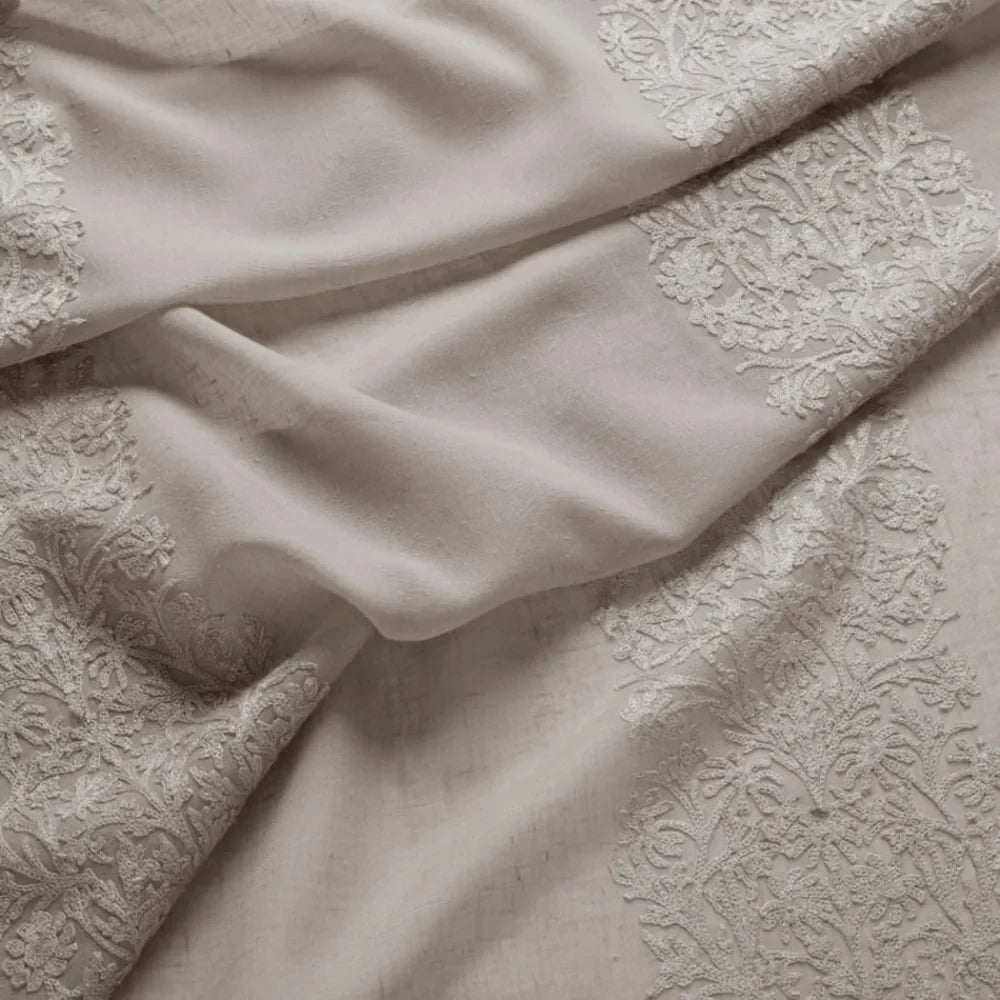 7914 Blackthorn Stripe Sheer 2 Hemp by Wmah Designer Fabric 7914 Blackthorn Stripe Sheer 2 Hemp by Wmah Fabric WILLIAM MORRIS AT HOME DOVECOTE VOL 1 57%POL 32%SVI 11%LIN India Horizontal: 18.5 and Vertical: 9 106 in - Fabric Carolina -