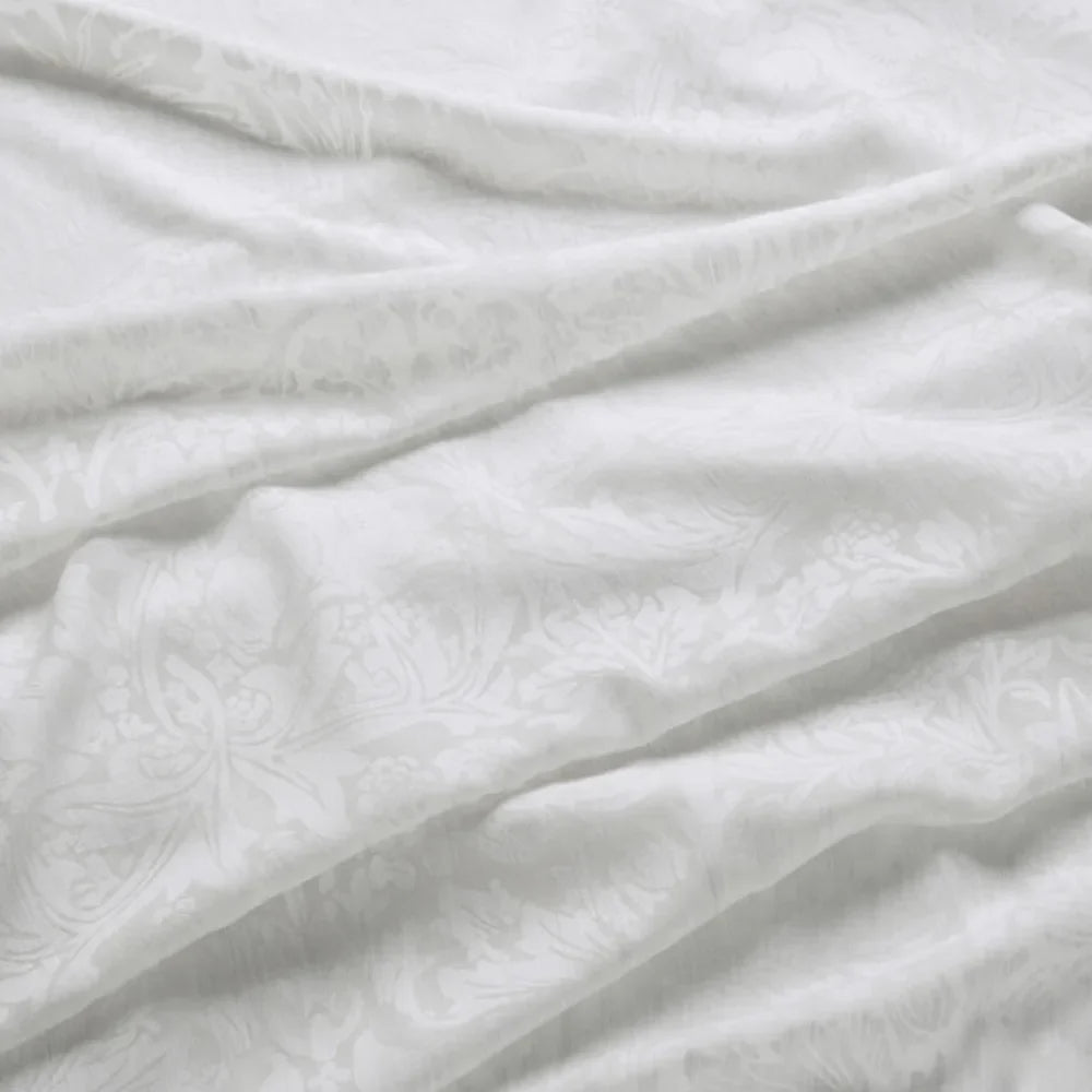 7915 Brother Rabbit Sheer 1 Frost by Wmah Designer Fabric 7915 Brother Rabbit Sheer 1 Frost by Wmah Fabric WILLIAM MORRIS AT HOME DOVECOTE VOL 1 63%POL 34%SVI 3%LIN Turkey Horizontal: 12.5 and Vertical: 20 118 in - Fabric Carolina -