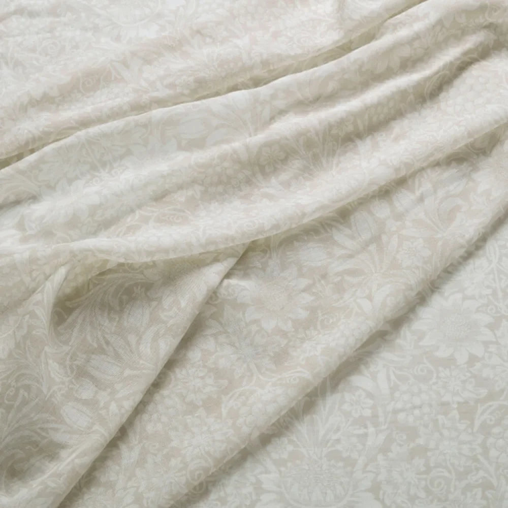 7922 Sunflower Sheer 1 Bran by Wmah Designer Fabric 7922 Sunflower Sheer 1 Bran by Wmah Fabric WILLIAM MORRIS AT HOME DOVECOTE VOL 1 52%COT 48%LIN Turkey Horizontal: 13.75 and Vertical: 11.875 118 in - Fabric Carolina -