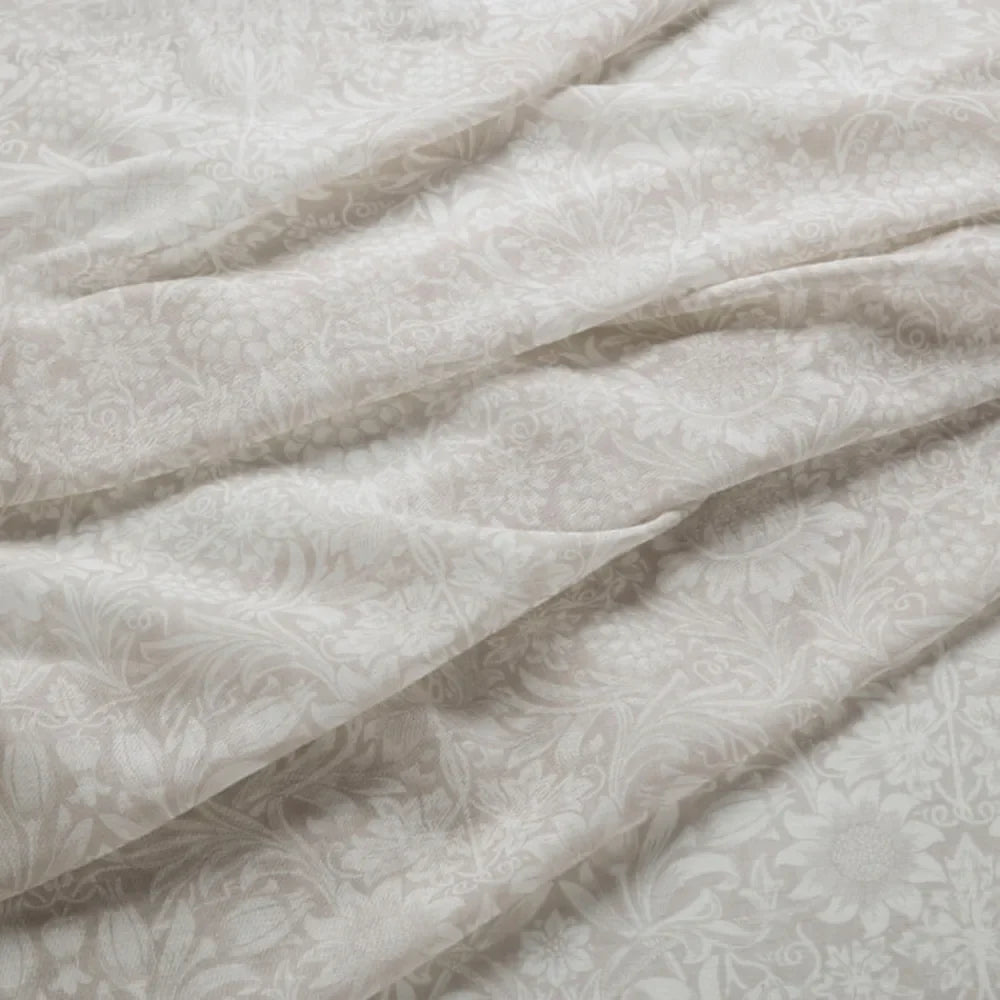 7922 Sunflower Sheer 2 Hemp by Wmah Designer Fabric 7922 Sunflower Sheer 2 Hemp by Wmah Fabric WILLIAM MORRIS AT HOME DOVECOTE VOL 1 52%COT 48%LIN Turkey Horizontal: 13.75 and Vertical: 11.875 118 in - Fabric Carolina -