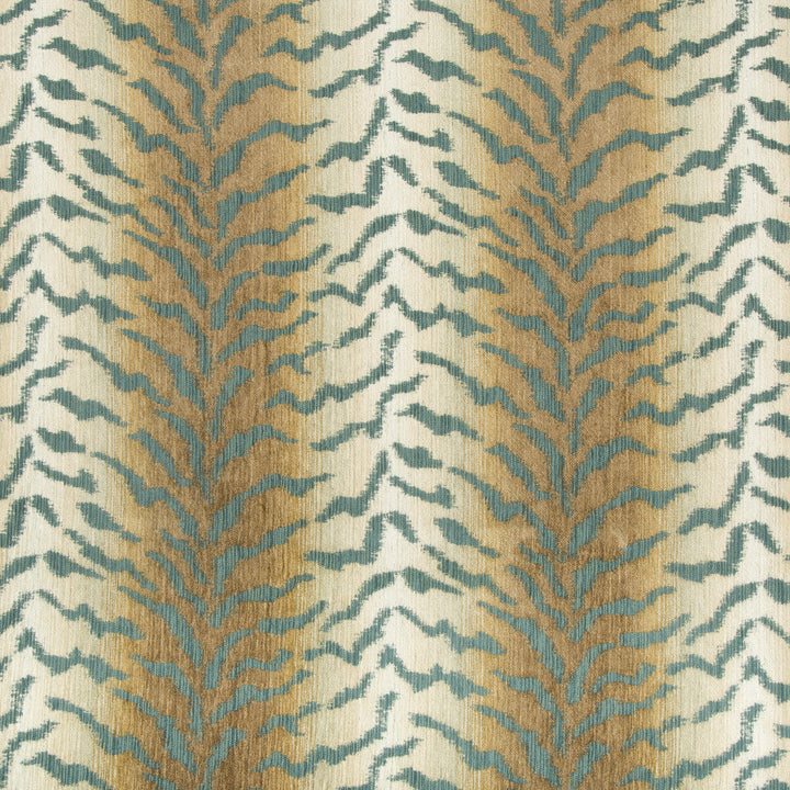 34715-635 by Kravet Design Designer Fabric GIS RAYON - 48%;POLYESTER - 39%;COTTON - 13% United States HEAVY Horizontal: 13.938 and Vertical: 14.063 55.5 - Swanky Fabrics -