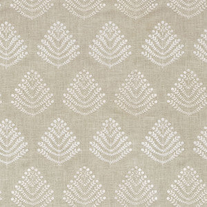 PKL Studio Fabric Royal Fern Emb Papyrus 408843