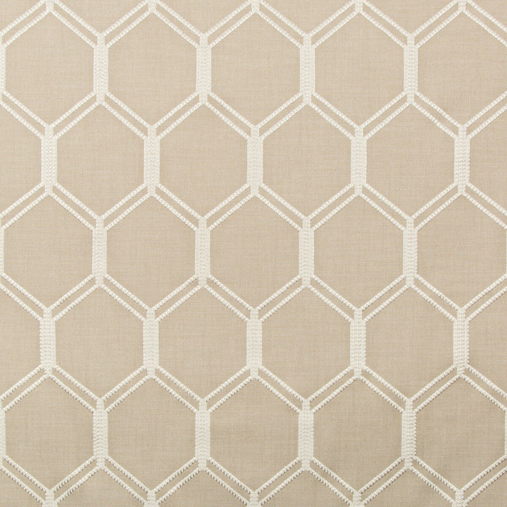 Kravet Basics 4686-16 by Kravet Basics Fabric Kravet Basics Fabric Kravet Basics 4686-16Fabric COTTON - 73%;POLYESTER - 27% India </p><p>Repeat: H: 5.375, V: 9.25 54 - Fabric Carolina -