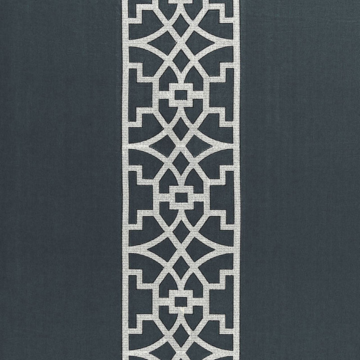 Don'T Fret Bleu Marine 66181 by Schumacher Designer Fabric MARY MCDONALD LINEN 73% VISCOSE 27% INDIA MARTINDALE 6,000 </p><p>Repeat: Horizontal: 27" (69CM) and Vertical: 7 3/4" (20CM) 55 - Swanky Fabrics -