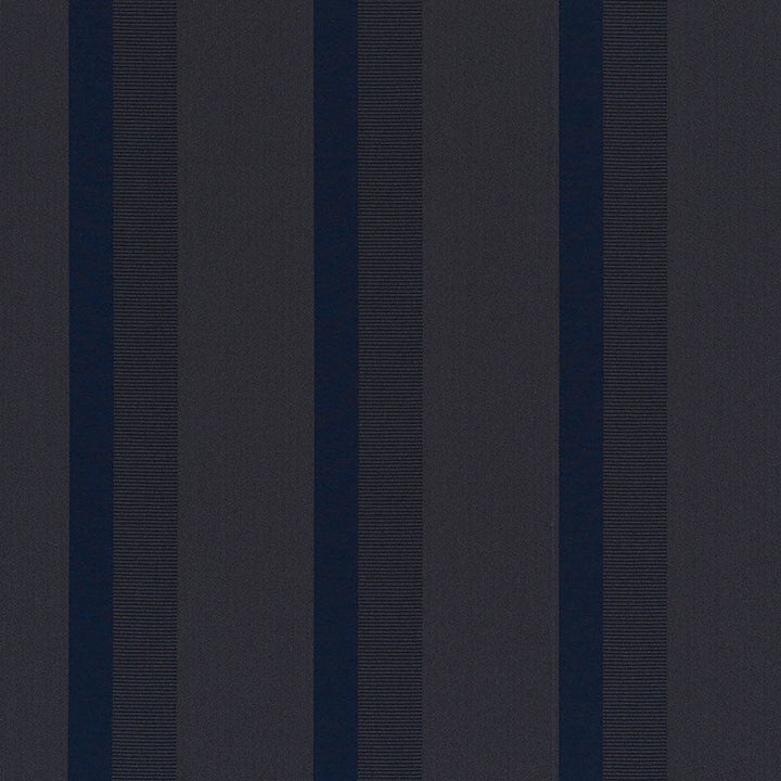 Elise Midnight 72300 by Schumacher Fabric Schumacher Fabric Elise Midnight 72300Fabric COTTON 71% ITALY </p><p>Repeat: H: HORZ. 4 1/2" (11CM) , V: 55 - Fabric Carolina -