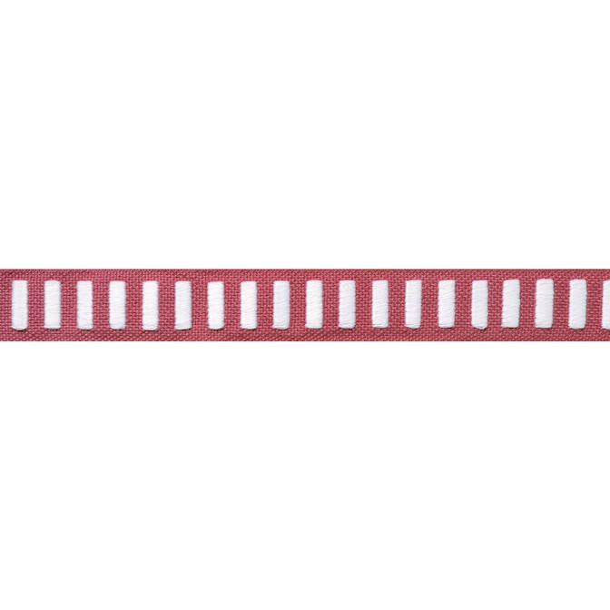 Dash Tape White on Peony E12124 by Thibaut Fabric Thibaut Fabric Dash Tape White on Peony E12124Fabric Tapes & Trims Volume 2 90% Cotton, 10% Polyester INDIA </p><p>Repeat: V: 0.5 1 - Fabric Carolina -