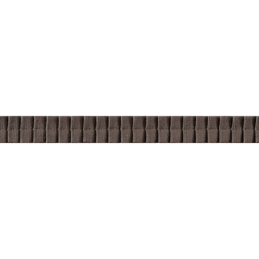 Pleated Tape Chocolate E12317 by Thibaut Trim Thibaut Trim Pleated Tape Chocolate E12317Trim SOLEIL TEXTURES 100% Cotton U.S.A </p><p>Repeat: H: , V: 0.87 in  (2.21 cm) - Fabric Carolina -