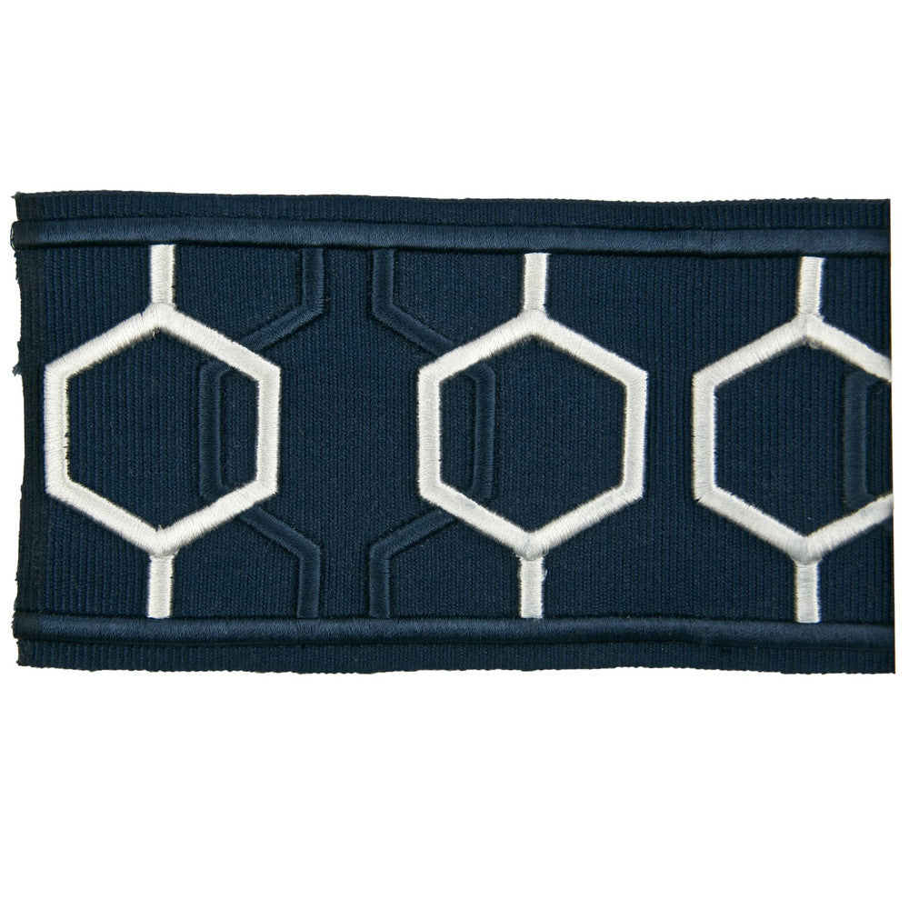 Emily 4 Indigo by Stout Trim Stout Trim Emily 4 IndigoTrim DISTINCTION TAPES 99%SVI 1%POL CHINA </p><p>Repeat: H: 3.000, V: 4.000 3 in - Fabric Carolina -