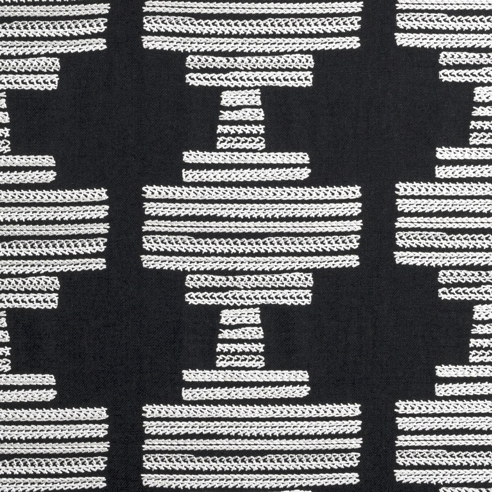Bw1010 Black/White by Clarke And Clarke Fabric Clarke And Clarke Fabric Bw1010 Black/WhiteFabric CLARKE & CLARKE BLACK + WHITE COTTON - 25%;LINEN - 25%;POLYESTER - 25%;VISCOSE - 25% India </p><p>Repeat: H: 10.625, V: 9 55 - Fabric Carolina -