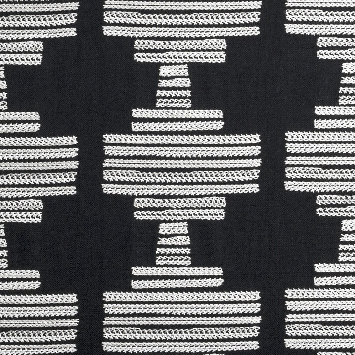 Bw1010 Black/White by Clarke And Clarke Fabric Clarke And Clarke Fabric Bw1010 Black/WhiteFabric CLARKE & CLARKE BLACK + WHITE COTTON - 25%;LINEN - 25%;POLYESTER - 25%;VISCOSE - 25% India </p><p>Repeat: H: 10.625, V: 9 55 - Fabric Carolina -