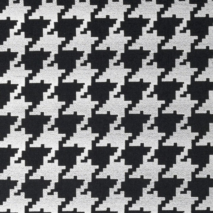Bw1011 Black/White by Clarke And Clarke Fabric Clarke And Clarke Fabric Bw1011 Black/WhiteFabric CLARKE & CLARKE BLACK + WHITE COTTON - 25%;LINEN - 25%;POLYESTER - 25%;VISCOSE - 25% India </p><p>Repeat: H: 3.25, V: 3.25 55 - Fabric Carolina -