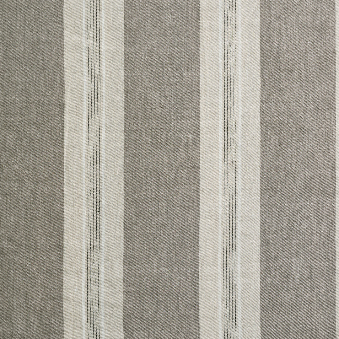 Guideline 3 Acorn by Marcus William Designer Fabric Guideline 3 Acorn by Marcus William Fabric KAI/MARCUS WILLIAM ANNELI 50%COT 50%LIN Turkey Horizontal: 0 and Vertical: 6.5 118 in - Fabric Carolina -