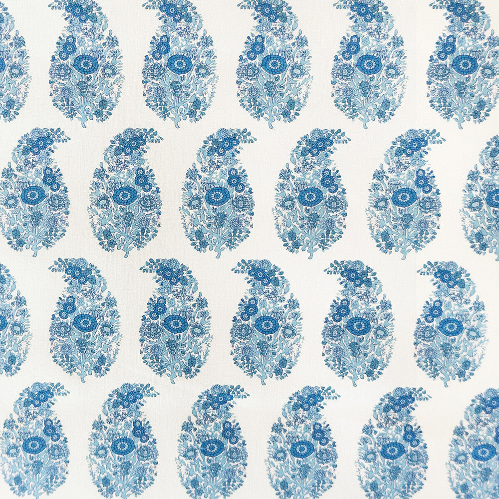 Tarsila Azul by Gaston Y Daniela Fabric Gaston Y Daniela Fabric Tarsila AzulFabric LORENZO CASTILLO V COTTON - 100% Spain </p><p>Repeat: H: 2.44, V: 6.88 55.11 - Fabric Carolina -
