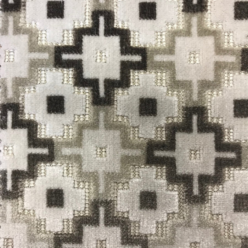 Motley 1 Sandstone by Stout Fabric Stout Fabric Motley 1 SandstoneFabric RIGHT ON TREND CUT VELVETS 54%POL 46%SVI INDIA </p><p>Repeat: H: 3.500, V: 3.500 54 in - Fabric Carolina -