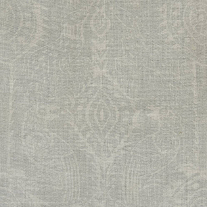 Beasties Grey by Lee Jofa Wallcovering Lee Jofa Wallcovering Beasties GreyWallcovering BLITHFIELD PAPER - 100% United Kingdom </p><p>Repeat: H: 10.5, V: 10.75 52.75 - Fabric Carolina -