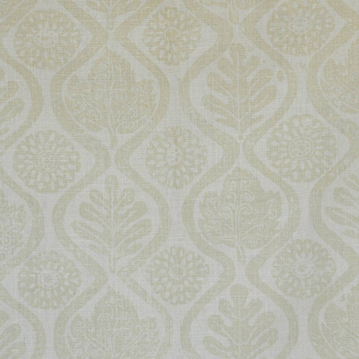Oakleaves Beige by Lee Jofa Wallcovering Lee Jofa Wallcovering Oakleaves BeigeWallcovering BLITHFIELD PAPER - 100% United Kingdom </p><p>Repeat: H: 44, V: 31.5 51 - Fabric Carolina -