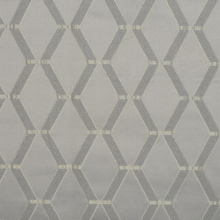 S3820 Silver by Greenhouse Designer Fabric 52% Cotton, 48% Polyester India 65,000 </p><p>Repeat: 3.13" H, 3.75" V 56" - Swanky Fabrics -