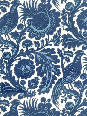 Spoleto | Outdoor Light & Dark Blue On White SC363890001 by Scalamandre Designer Fabric 100% SOLUTION DYED POLYESTER ITALY HEAVY DUTY Horizontal: 26.875" and Vertical: 32.875" 49.25 - Swanky Fabrics -