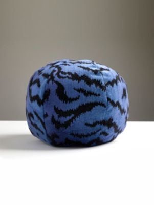Tigre Pillow 12 Dia - Blues & Black SCSTIGRPILL0004 by Scalamandre Designer Pillows 69% VISCOSE 18% POLYESTER 13% COTTON U.S.A. MEDIUM DUTY Horizontal: 30.5" and Vertical: 24.75" 0 - Swanky Fabrics -