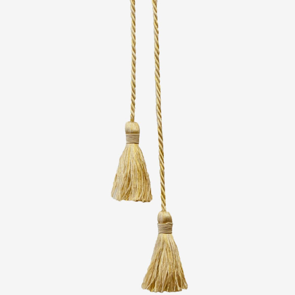 Shandell 10 Amber by Stout Designer Trim ART OF DESIGN TRIM-2 TASSEL FRINGE 100%SVI CHINA </p><p>Repeat: 0 3 in - Swanky Fabrics -