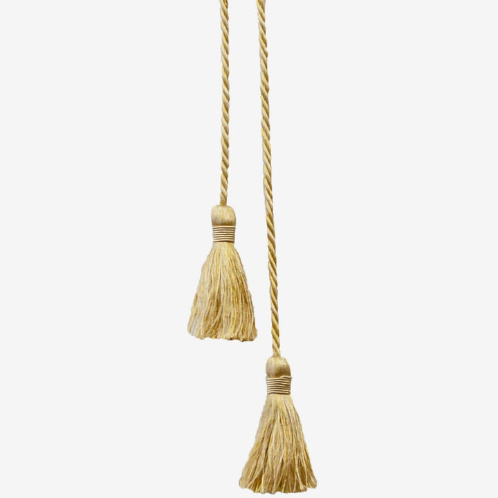 Shandell 10 Amber by Stout Trim Stout Trim Shandell 10 AmberTrim ART OF DESIGN TRIM-2 TASSEL FRINGE CHINA </p><p>Repeat: H: 0.000, V: 0.000 3 in - Fabric Carolina -