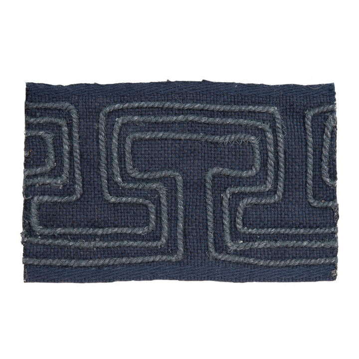 Pathways Denim by Kravet Couture Trim Kravet Couture Trim Pathways DenimTrim NOMAD CHIC LINEN - 73%;COTTON - 26%;POLYESTER - 1% India </p><p>Repeat: H: , V: 3 - Fabric Carolina -
