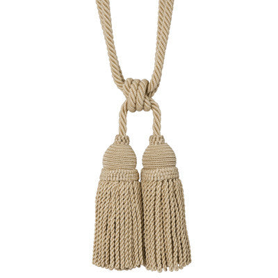 T8012112.106.0 by Brunschwig & Fils Trim Brunschwig & Fils Trim T8012112.106.0Trim LE COEUR PASSEMENTERIE VISCOSE - 70%;COTTON - 20%;WOOD - 10% France </p><p>Repeat: H: , V: 35 - Fabric Carolina -