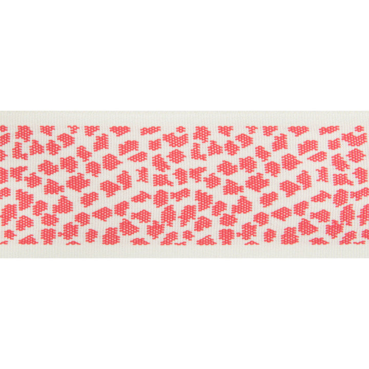 Laborie Tape Pink by Brunschwig & Fils Trim Brunschwig & Fils Trim Laborie Tape PinkTrim EN VACANCES POLYOLEFIN - 100% United Kingdom </p><p>Repeat: H: 0, V: 2.5 2.06 - Fabric Carolina -