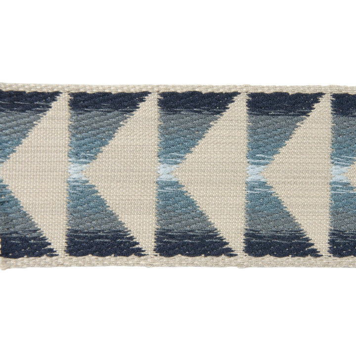 Lee Jofa Modern Tl10127-5 by Lee Jofa Modern Trim Lee Jofa Modern Trim Lee Jofa Modern Tl10127-5Trim KELLY WEARSTLER COLLECTION VISCOSE - 100% France </p><p>Repeat: H: , V: 2.5 - Fabric Carolina -