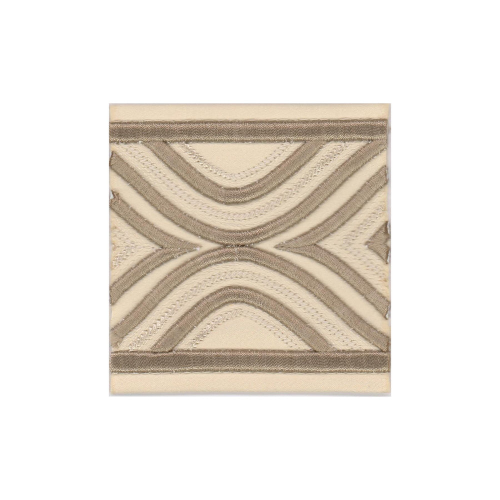 Tonkin Tape 1 Putty by Marcus William Trim Marcus William Trim Tonkin Tape 1 PuttyTrim PERSUASIONS TRIM 100%COT %BEMB INDIA </p><p>Repeat: H: 5.000, V: 0.000 3.25 in - Fabric Carolina -