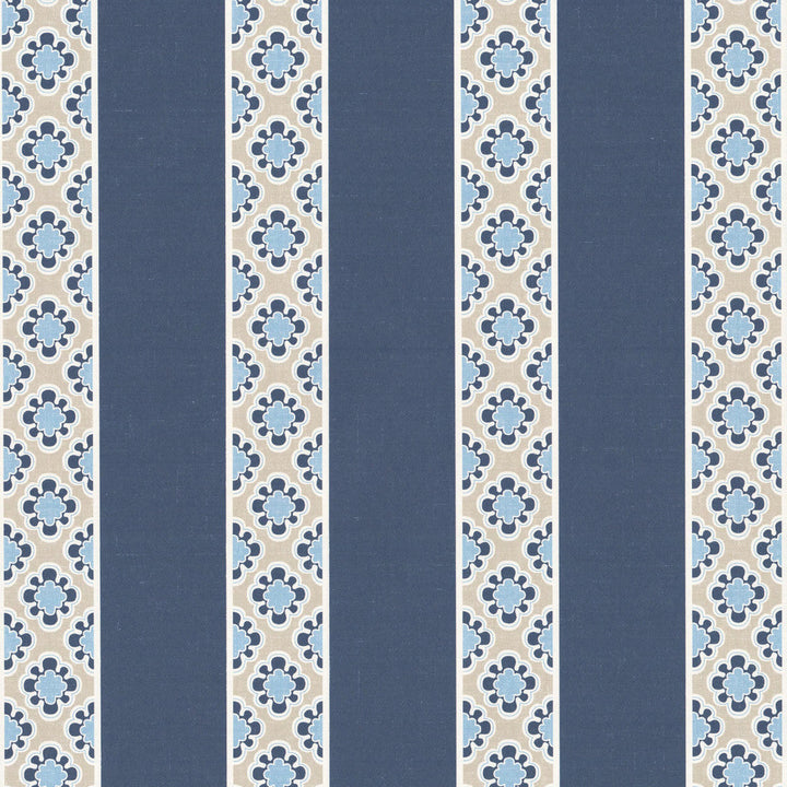 W06Vl Entice 4 Navy by Aoc Wallcovering Aoc Wallcovering W06Vl Entice 4 NavyWallcovering THE ART OF COLOR HERITAGE WALLPAPER II 100%PA USA </p><p>Repeat: H: 5.375, V: 2.000 27 in - Fabric Carolina -