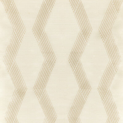 W3835.161.0 by Kravet Wallcovering Kravet Wallcovering W3835.161.0Wallcovering MODERN LUXE WALLCOVERING SISAL - 60%;VISCOSE - 28%;COTTON - 12% India </p><p>Repeat: H: 17.9, V: 15.75 35.8 - Fabric Carolina -