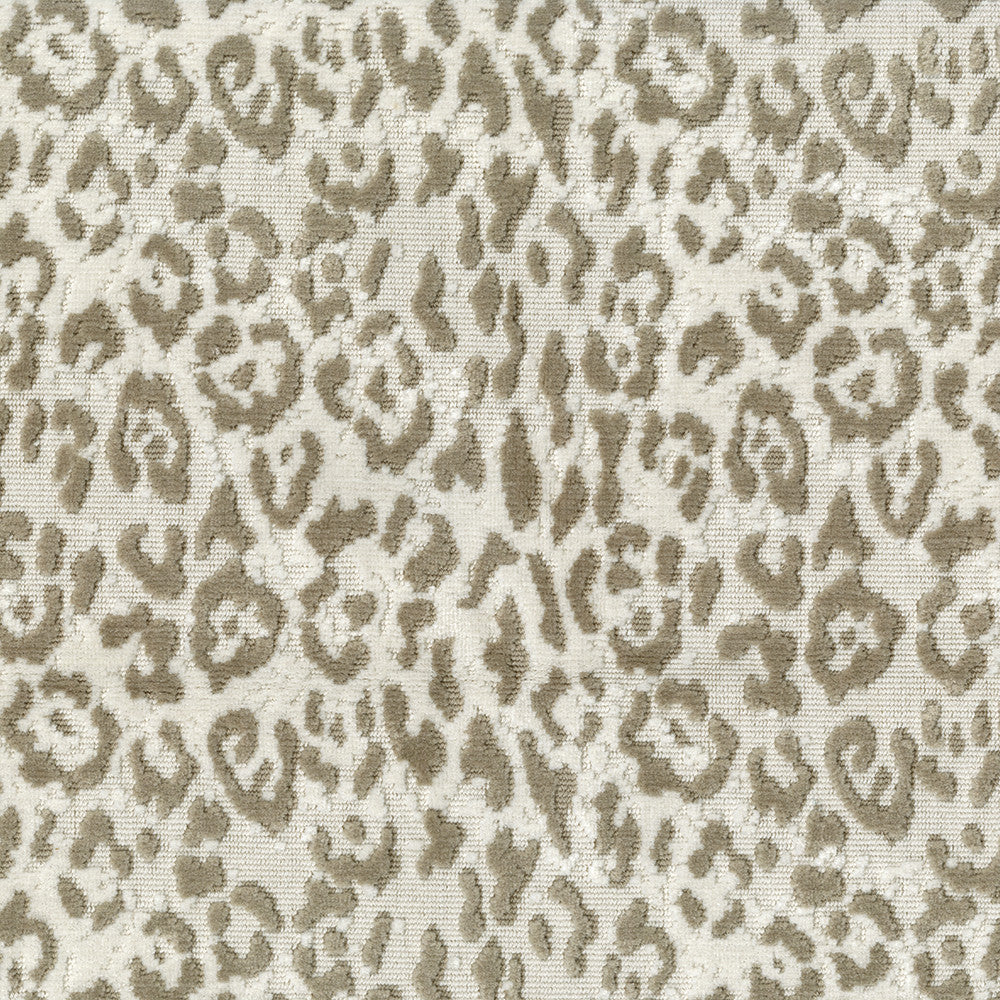 Lipped 601 Latte by ABBEYSHEA Designer Fabric 55% Cotton
45% Polyester CN 42,000 Double Rubs (Wyzenbeek) </p><p>Repeat: Horizontal: 13.5 in. (24.30 cm) up the roll and Vertical: 7.75 in. (19.69 cm) across the roll 56 in. (142 cm) - Swanky Fabrics -