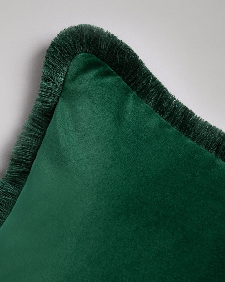 BRITISH RACING GREEN Velvet Cushion (LC40239) by Mind The Gap | LC40239 | JAZZ LIVE | 50 x 50 cm | Green | Fringes all around | Duck feather | Cotton velvet | Fabric Carolina | https://www.fabriccarolina.com/