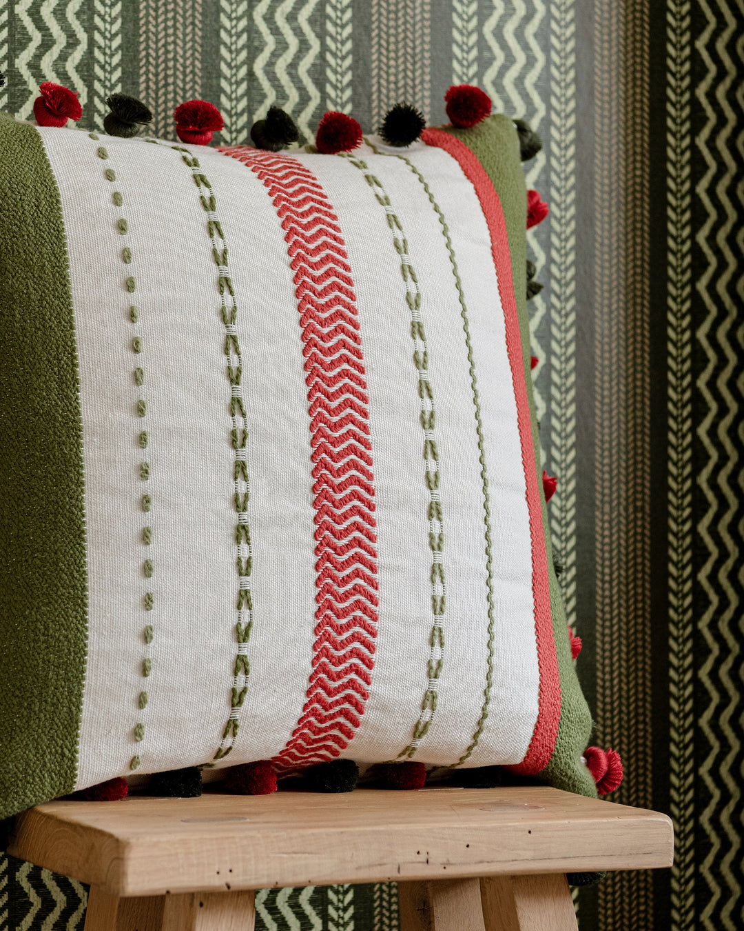 Handwerklich Woven fabric by Mind the Gap (FB00106), view 2