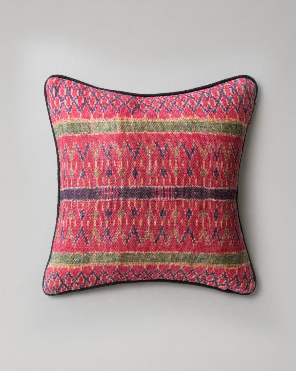 Lakai linen pillow by Mind the Gap (LC40012), front