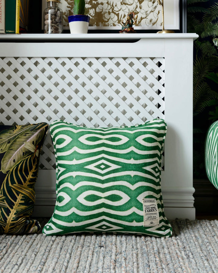Riverside / Anthracite linen pillow by Mind the Gap (LC40020), view 6