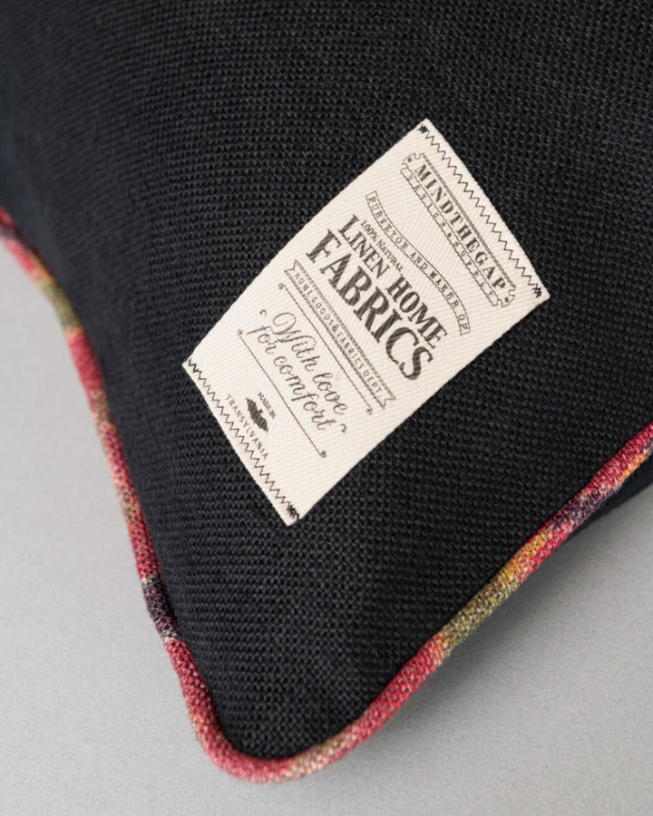 Riverside / Anthracite linen pillow by Mind the Gap (LC40020), view 4