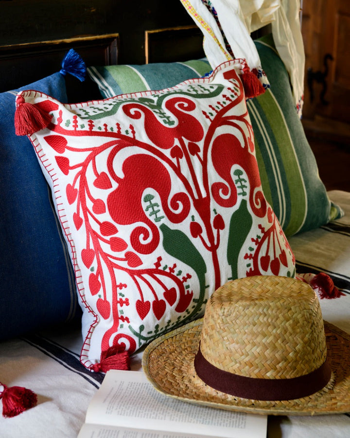 Transylvanian Suzani linen embroidered pillow by Mind the Gap (LC40083), view 7