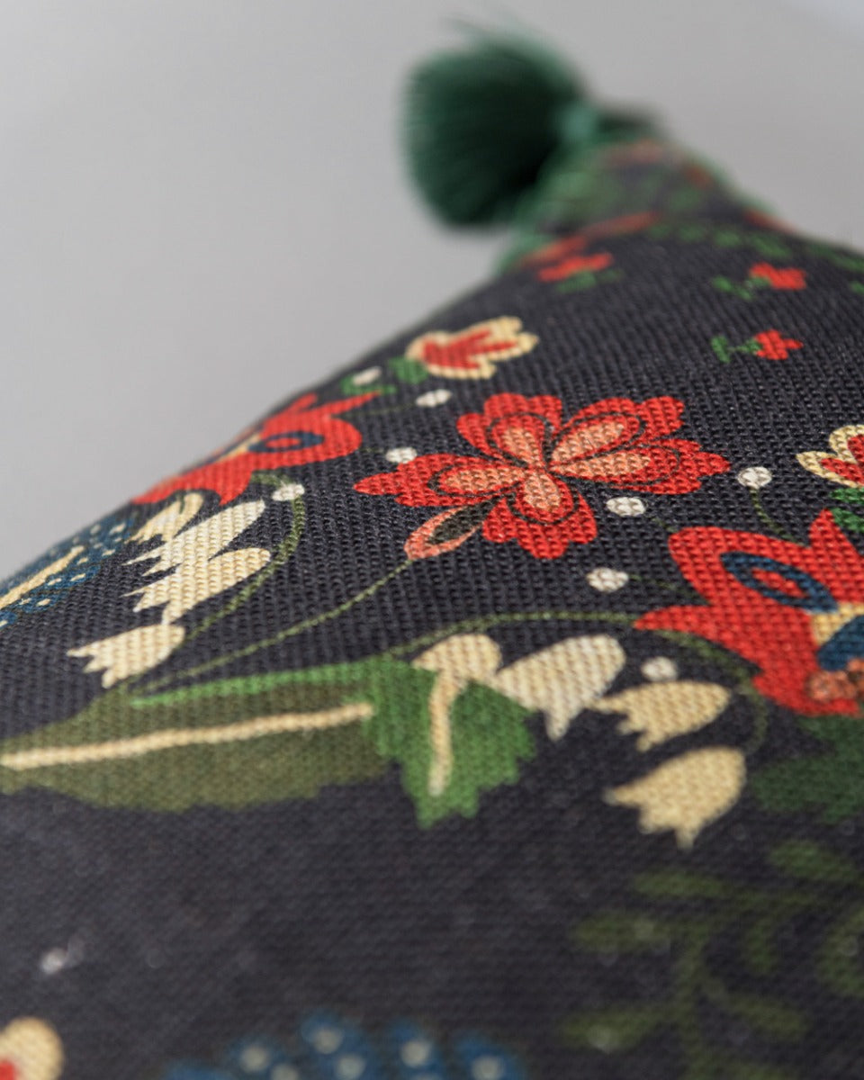 Zabola linen pillow by Mind the Gap (LC40091), view 4