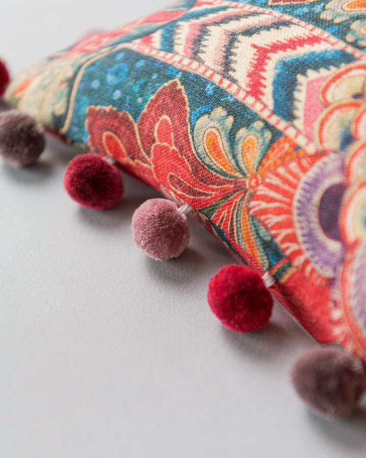 Psychedelia pillow by Mind the Gap (LC40142), view 4