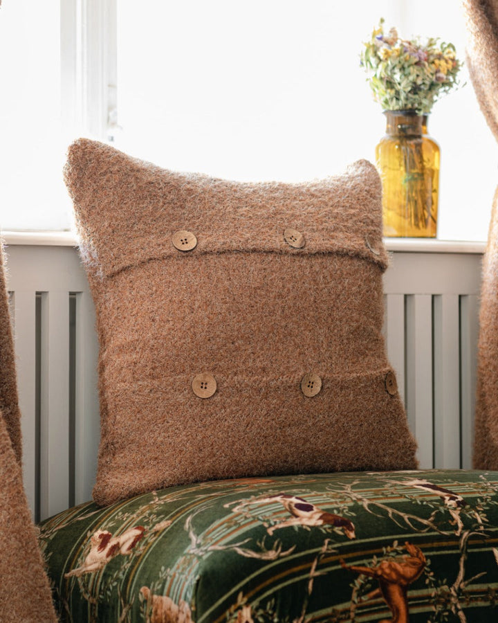 Decke pillow by Mind the Gap (LC40185), view 5