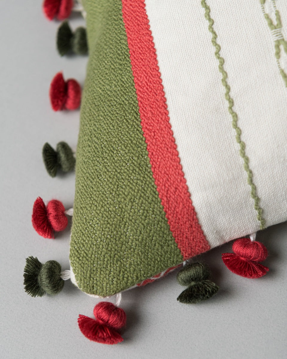 Handwerklich pillow by Mind the Gap (LC40201), view 2