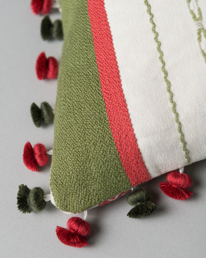 Handwerklich pillow by Mind the Gap (LC40201), view 2
