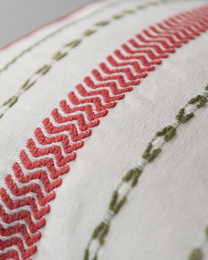 Handwerklich pillow by Mind the Gap (LC40201), view 3