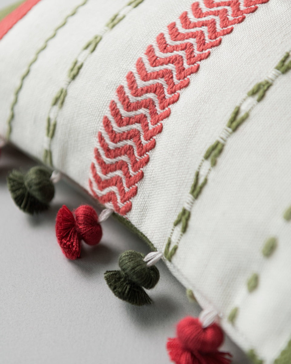 Handwerklich pillow by Mind the Gap (LC40201), view 4